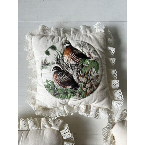 Vintage 80s Hand‎ Made Quilted Lace Decorative Throw/Tea Pillows Farm Cottage - Picture 4 of 5